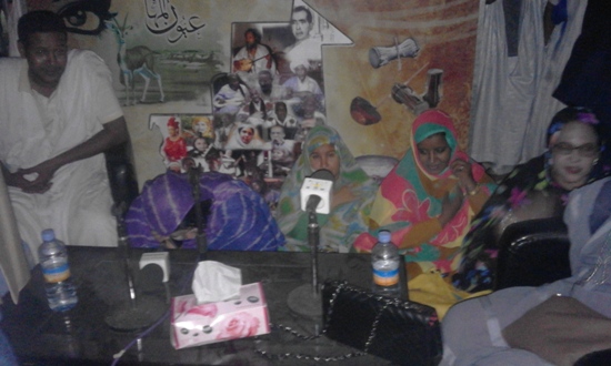 بعض الزملاء الإعلاميين الذين شاركوا في إنعاش استوديو الإذاعة 