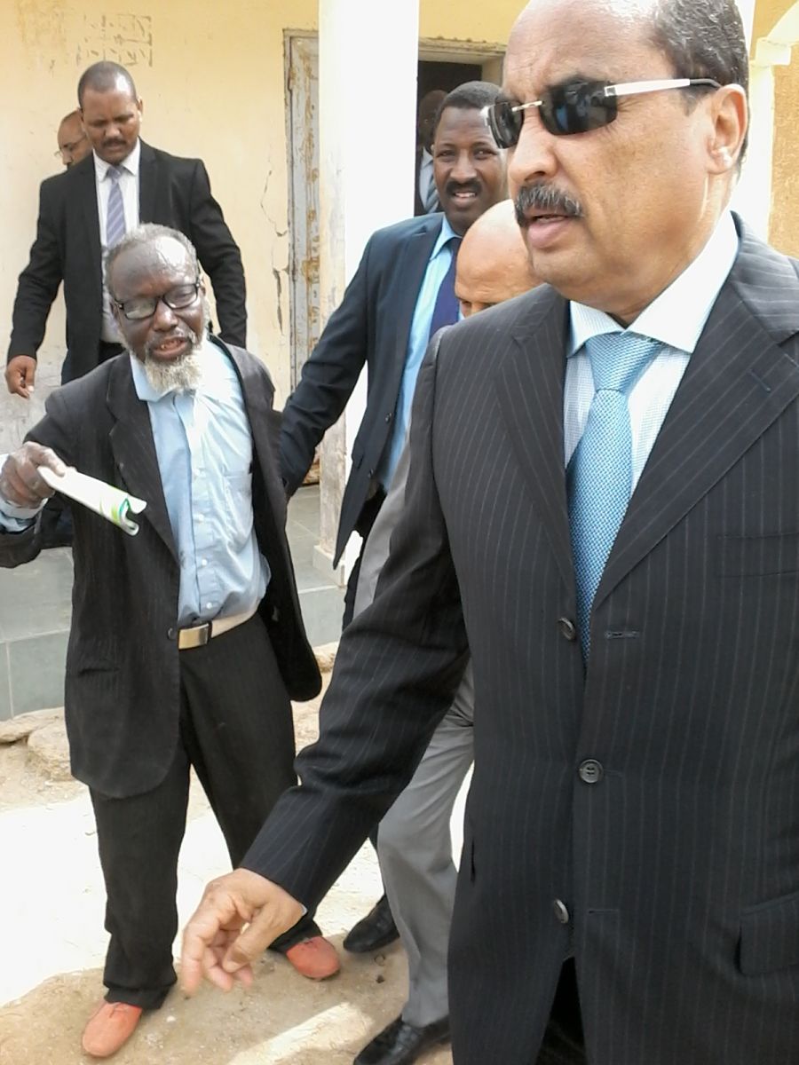 الحارس لحظة مقابلته الرئيس 