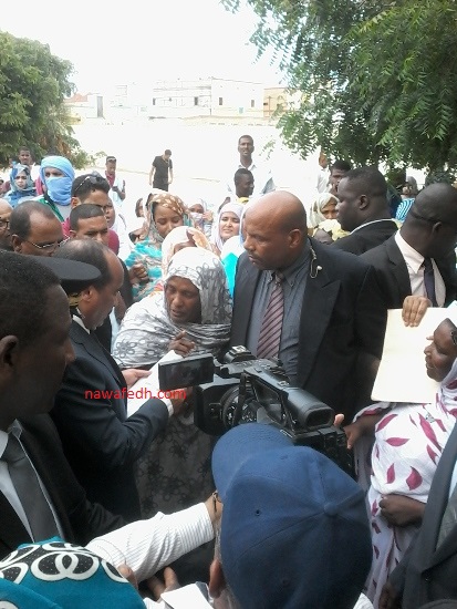 إحدى النساء تسرد قصتها مع وزارة الإسكان 